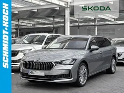 Pebble silber Gebraucht 2024 Skoda Superb LAURIN & KLEMENT Kombi | 41.490 € (Fairer Preis)