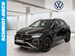 Schwarz Gebraucht 2024 VW T-Roc Life SUV | 32.290 € (Etwas zu teuer)
