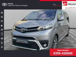 Silber Gebraucht 2024 Toyota Proace Verso Team Kombi | 40.990 € (Fairer Preis)