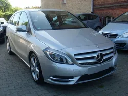 Silber Gebraucht 2014 Mercedes B180 Van / Kleinbus | 14.990 € (Fairer Preis)