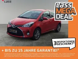 Vulcanorot Gebraucht 2016 Toyota Yaris Basis | 10.980 € (Etwas zu teuer)