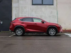 Rot Gebraucht 2018 Lexus NX300h SUV | 23.600 € (Teuer)