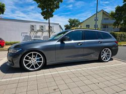Grau Gebraucht 2019 BMW 320 Sport Line Kombi | 25.500 € (Etwas zu teuer)