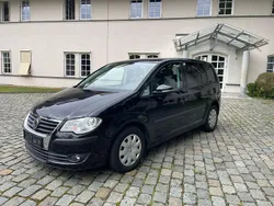 Schwarz Gebraucht 2010 VW Touran Highline Van / Kleinbus | 4.400 € (Fairer Preis)