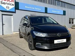 Deep black pearlescent Gebraucht 2019 VW Touran Highline Van / Kleinbus | 18.999 € (Guter Preis)