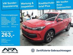 Rot Gebraucht 2024 VW Tiguan Life SUV | 35.950 € (Etwas zu teuer)