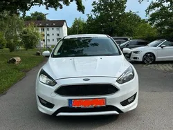 Weiß Gebraucht 2017 Ford Focus ST-Line Kombi | 10.500 € (Superpreis)