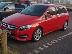 Rot Gebraucht 2017 Mercedes B180 Urban Van / Kleinbus | 15.900 € (Guter Preis)