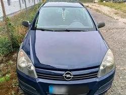 Blau Gebraucht 2004 Opel Astra Kombi | 2.000 €