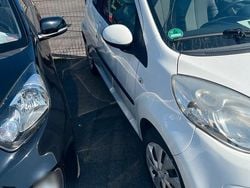 Weiß Gebraucht 2011 Toyota Aygo Style Kleinwagen | 3.700 € (Fairer Preis)