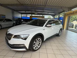 Weiß Gebraucht 2021 Skoda Superb Scout 4x4 Kombi | 29.950 € (Guter Preis)