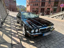 Grau Gebraucht 1999 Jaguar XJ8 Limousine | 13.500 €