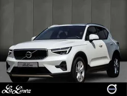 Crystal white / metallic (metallic) Gebraucht 2024 Volvo XC40 Core SUV | 34.890 € (Superpreis)