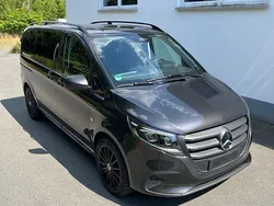 Grau Gebraucht 2024 Mercedes Vito Van / Kleinbus | 58.380 €