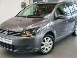 Grau Gebraucht 2014 VW Touran Cup Van / Kleinbus | 12.990 € (Etwas zu teuer)
