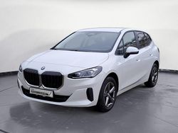 Weiß Gebraucht 2024 BMW 220 Active Tourer Van / Kleinbus | 29.950 € (Fairer Preis)