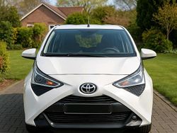 Weiß Gebraucht 2020 Toyota Aygo Kleinwagen | 9.100 € (Guter Preis)