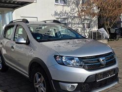 Silber Gebraucht 2016 Dacia Sandero Essentiel Limousine | 8.000 € (Etwas zu teuer)