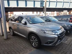 Grau Gebraucht 2019 Mitsubishi Outlander Active SUV | 17.650 € (Guter Preis)