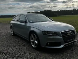 Grau Gebraucht 2011 Audi A4 S-Line Kombi | 9.999 €