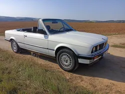 Weiß Gebraucht 1987 BMW 325 Cabriolet Sport Line Cabrio | 17.990 €