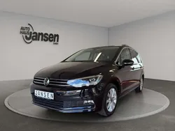 Deep black perleffekt Gebraucht 2024 VW Touran Highline Van / Kleinbus | 34.690 € (Fairer Preis)