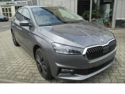 Graphite grau metallic Neu 2025 Skoda Fabia Selection Limousine | 21.980 € (Etwas zu teuer)