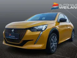 Faro gelb metallic Gebraucht 2022 Peugeot e-208 Active Kleinwagen | 16.380 € (Fairer Preis)