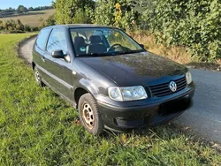 Schwarz Gebraucht 2001 VW Polo Limousine | 900 € (Fairer Preis)
