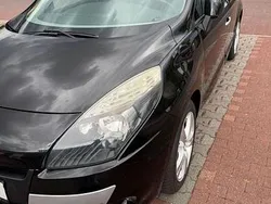 Schwarz Gebraucht 2010 Renault Scénic III Van / Kleinbus | 4.700 € (Fairer Preis)