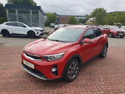 (beg) signalrot met. Gebraucht 2018 Kia Stonic Spirit SUV | 12.690 € (Fairer Preis)