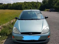 Blau Gebraucht 1999 Ford Focus Futura Limousine | 850 € (Guter Preis)
