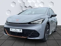 Vaporgrau Gebraucht 2024 Cupra Born Kleinwagen | 28.940 € (Guter Preis)
