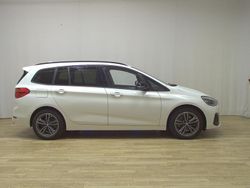 Weiss Gebraucht 2020 BMW 220 Gran Tourer Sport Line Van / Kleinbus | 18.980 € (Guter Preis)