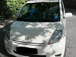 Weiß Gebraucht 2010 Daihatsu Sirion Kleinwagen | 2.400 € (Fairer Preis)