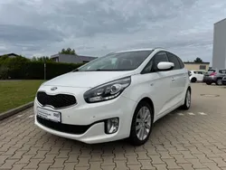 Weiß Gebraucht 2016 Kia Carens DREAM-TEAM Edition Van / Kleinbus | 8.999 € (Fairer Preis)