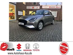 Rot (burning red pearl metallic) Gebraucht 2024 Suzuki Swift Comfort Kleinwagen | 20.650 € (Etwas zu teuer)