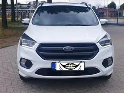 Weiß Gebraucht 2017 Ford Kuga ST-Line SUV | 12.850 € (Fairer Preis)