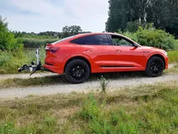 Rot Gebraucht 2022 Audi e-tron S-Line SUV | 37.000 € (Fairer Preis)