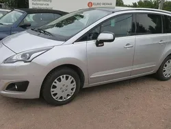 Silber Gebraucht 2015 Peugeot 5008 Van / Kleinbus | 6.995 € (Guter Preis)