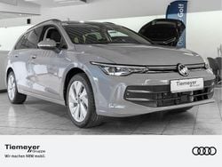 Mondsteingrau Gebraucht 2024 VW Golf VIII Life Kombi | 23.220 € (Fairer Preis)