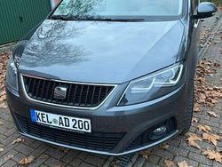 Grau Gebraucht 2014 Seat Alhambra Van / Kleinbus | 11.300 € (Fairer Preis)
