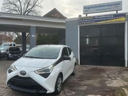 Weiß Gebraucht 2021 Toyota Aygo Business Edition Kleinwagen | 7.999 € (Superpreis)