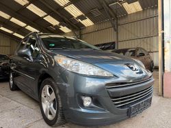 Grau Gebraucht 2011 Peugeot 207 Premium Kombi | 1.950 € (Fairer Preis)