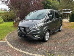 Grau (magnetic grau) Gebraucht 2023 Ford Tourneo Custom Titanium Van / Kleinbus | 36.900 € (Superpreis)
