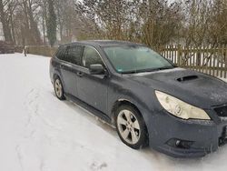 Grau Gebraucht 2010 Subaru Legacy Kombi | 2.300 € (Fairer Preis)