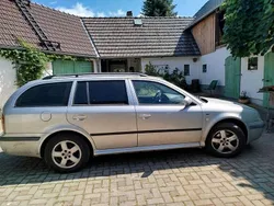 Silber Gebraucht 2002 Skoda Octavia Ambiente Kombi | 400 € (Guter Preis)
