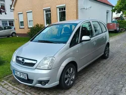Silber Gebraucht 2007 Opel Meriva Van / Kleinbus | 2.000 € (Guter Preis)