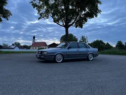 Grau Gebraucht 1986 Audi 90 Performance Limousine | 15.900 €