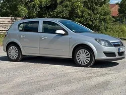 Grau Gebraucht 2006 Opel Astra Kleinwagen | 2.499 € (Fairer Preis)